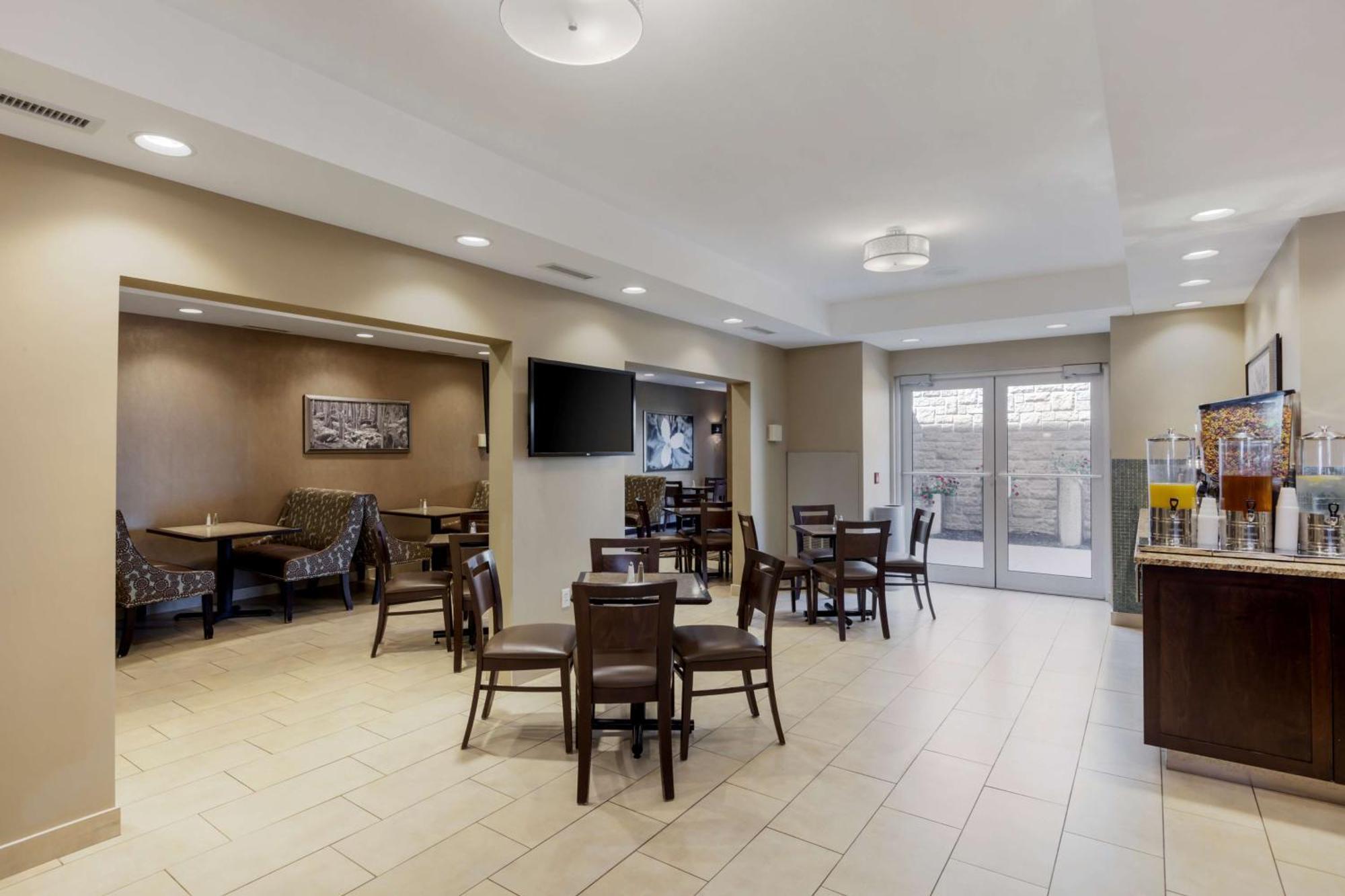 Best Western Plus Walkerton Hotel & Conference Centre Екстер'єр фото